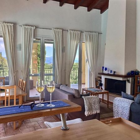 Gastouri Villa Pascalia With Heated Pool In October And Views Achílleion Exterior photo