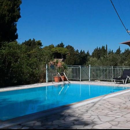 Gastouri Villa Pascalia With Heated Pool In October And Views Achílleion Exterior photo