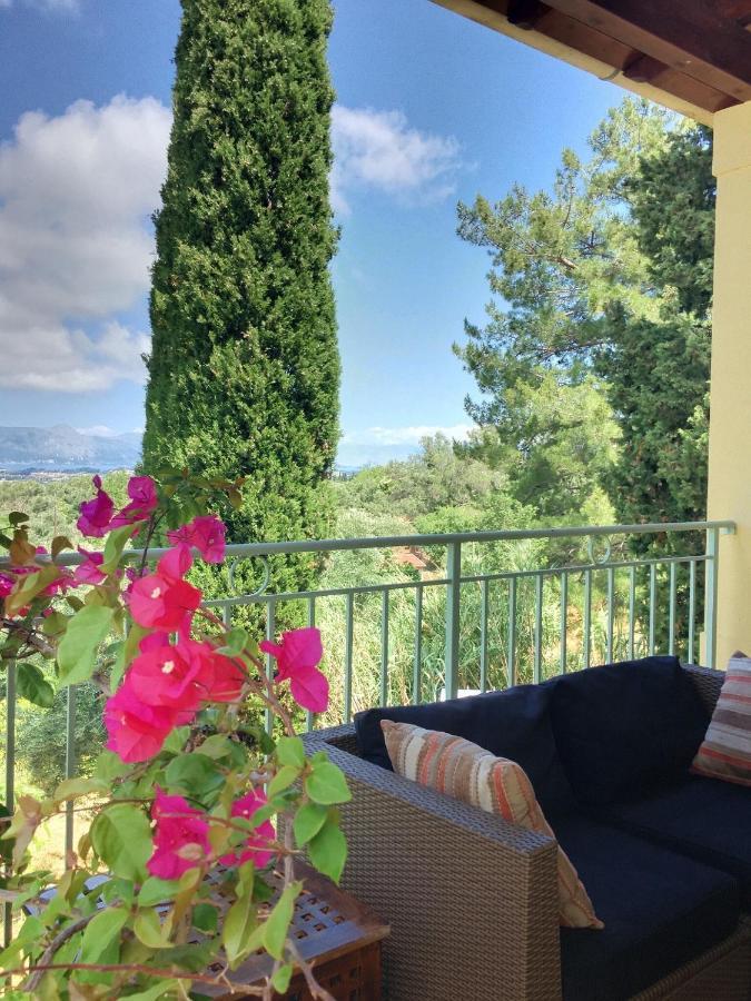 Gastouri Villa Pascalia With Heated Pool In October And Views Achílleion Exterior photo