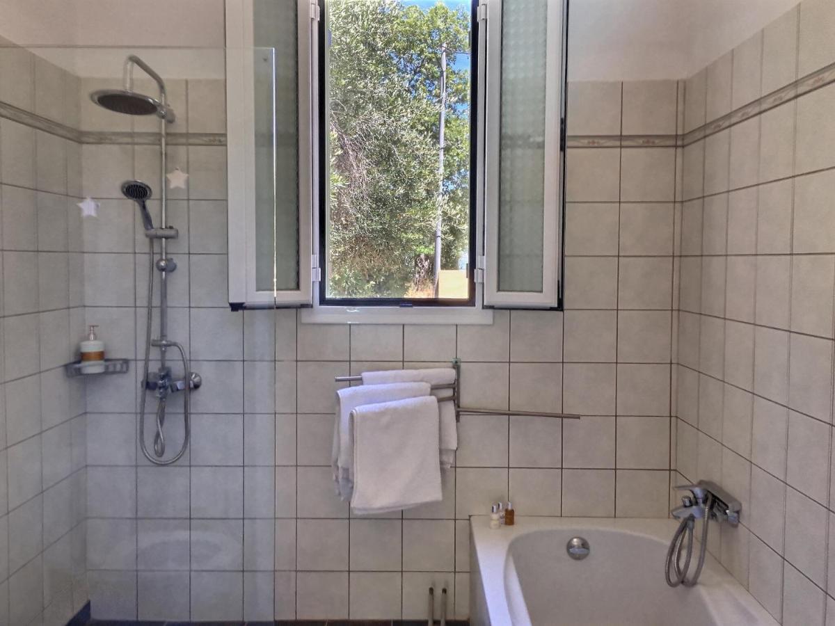 Gastouri Villa Pascalia With Heated Pool In October And Views Achílleion Exterior photo