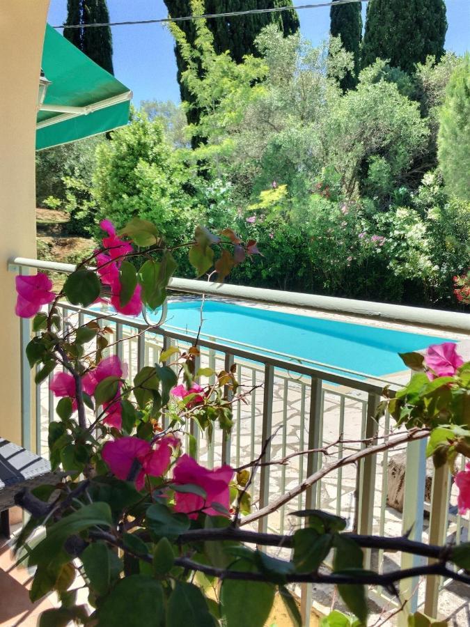 Gastouri Villa Pascalia With Heated Pool In October And Views Achílleion Exterior photo