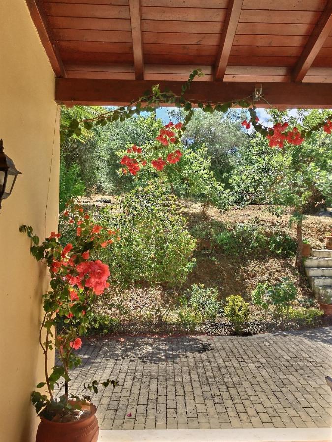 Gastouri Villa Pascalia With Heated Pool In October And Views Achílleion Exterior photo