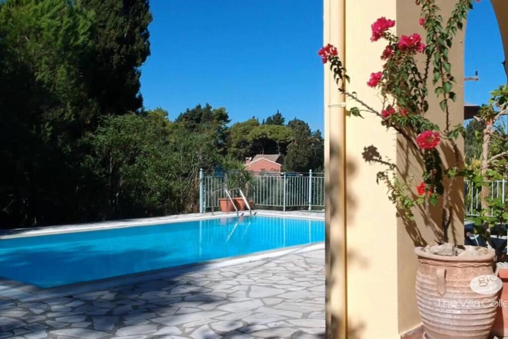 Gastouri Villa Pascalia With Heated Pool In October And Views Achílleion Exterior photo