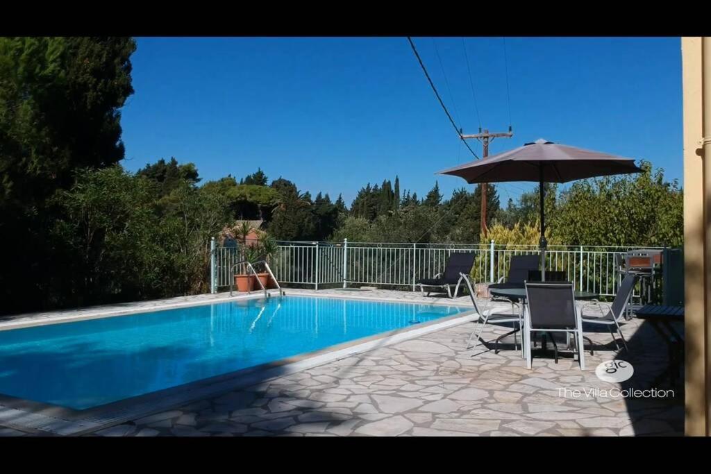 Gastouri Villa Pascalia With Heated Pool In October And Views Achílleion Exterior photo