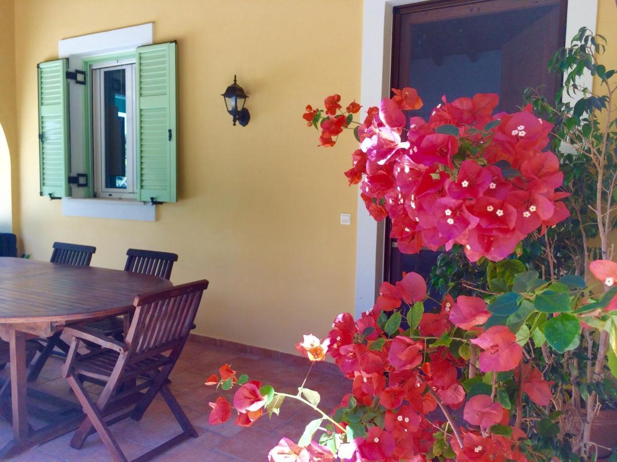 Gastouri Villa Pascalia With Heated Pool In October And Views Achílleion Exterior photo