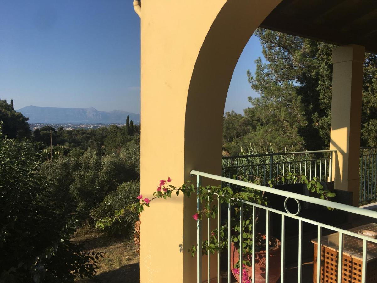 Gastouri Villa Pascalia With Heated Pool In October And Views Achílleion Exterior photo