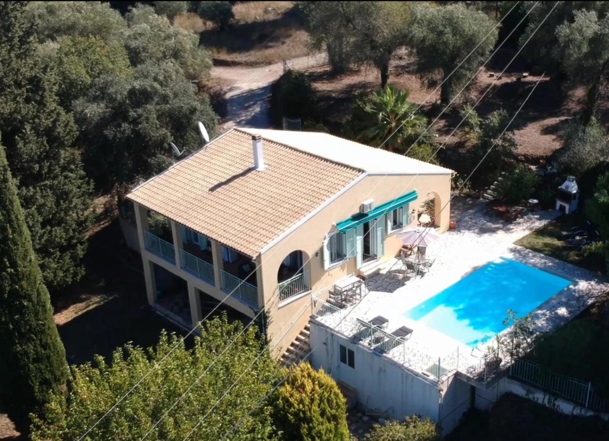 Gastouri Villa Pascalia With Heated Pool In October And Views Achílleion Exterior photo