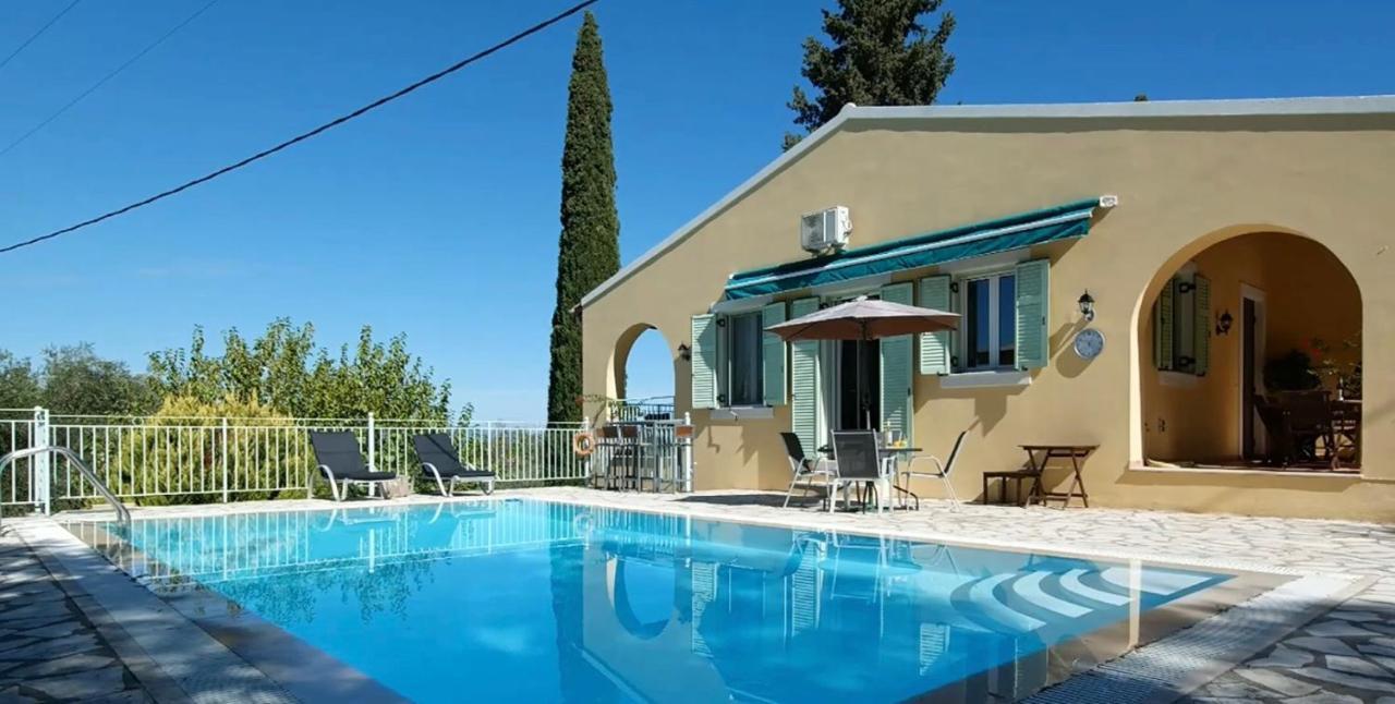 Gastouri Villa Pascalia With Heated Pool In October And Views Achílleion Exterior photo