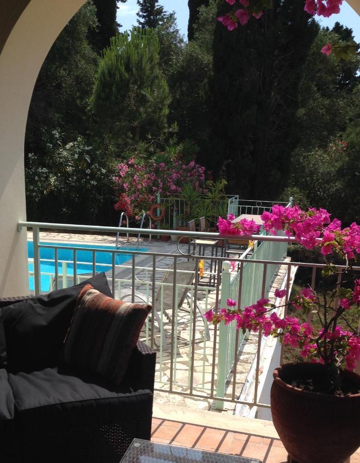 Gastouri Villa Pascalia With Heated Pool In October And Views Achílleion Exterior photo