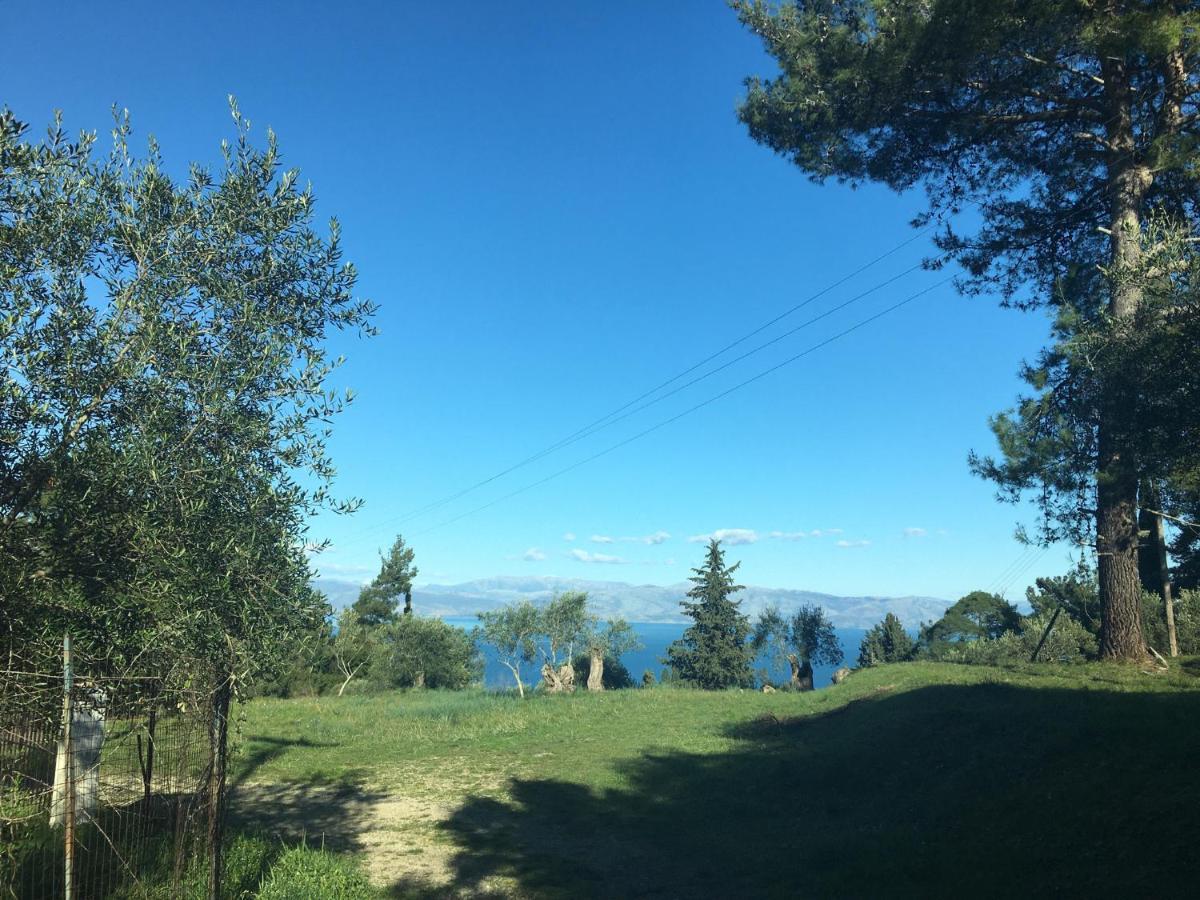 Gastouri Villa Pascalia With Heated Pool In October And Views Achílleion Exterior photo