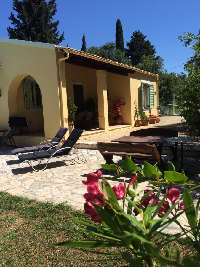 Gastouri Villa Pascalia With Heated Pool In October And Views Achílleion Exterior photo