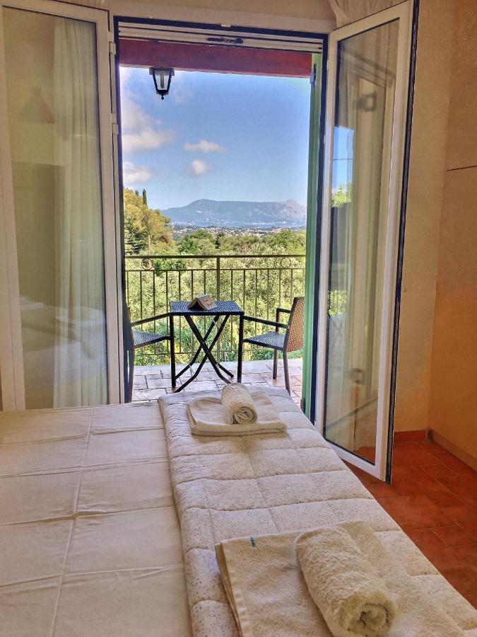 Gastouri Villa Pascalia With Heated Pool In October And Views Achílleion Exterior photo